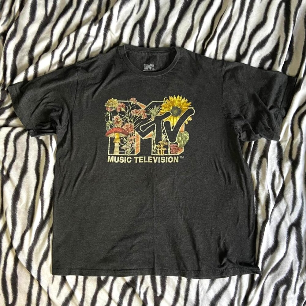 MTV Black Graphic Tee - Short Sleeve